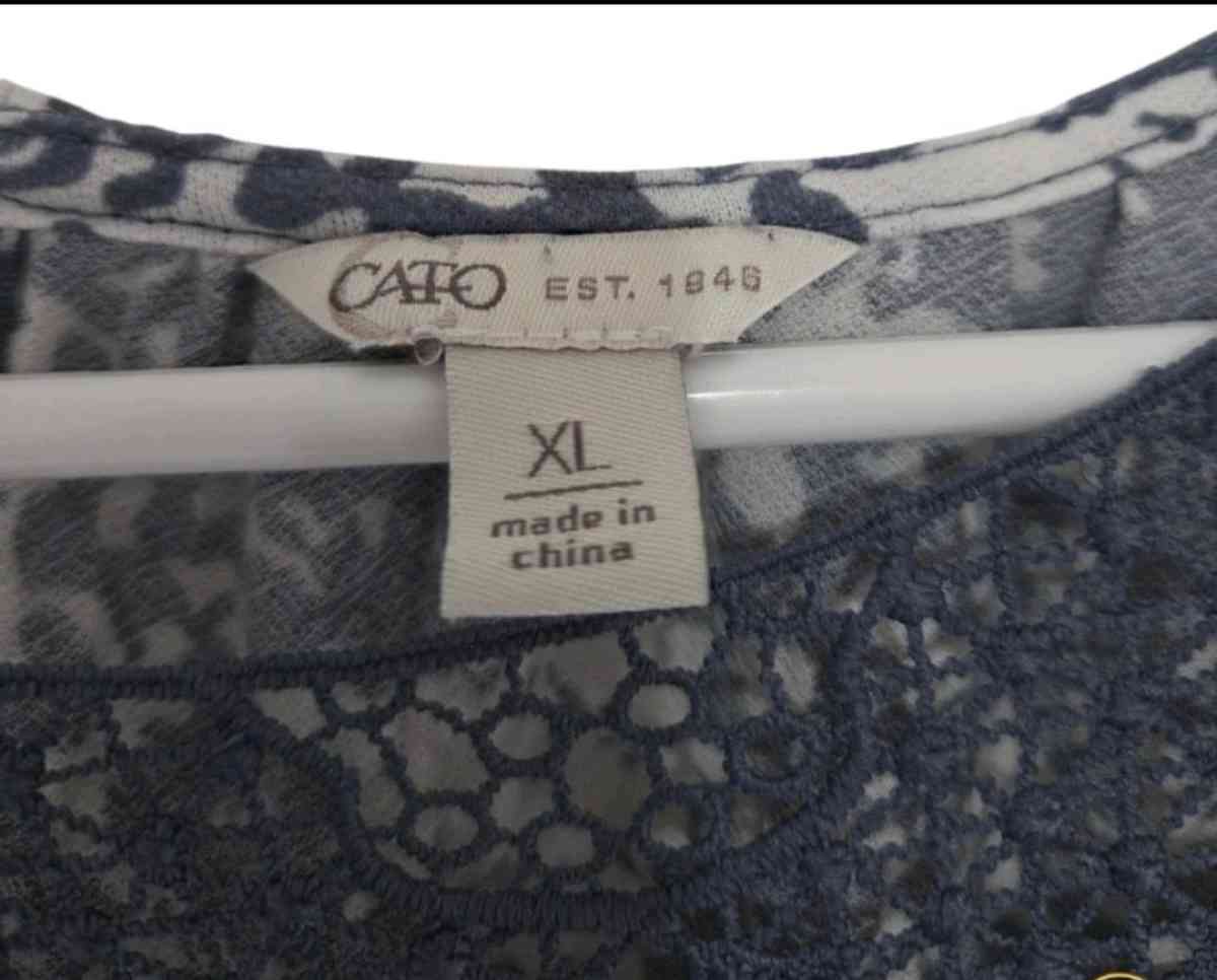 Womens XL blouse - Winnsboro, Louisiana - FleaMarketBay