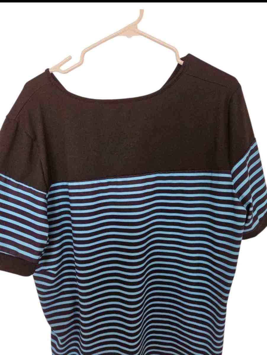 Womens 2xl top - Winnsboro, Louisiana - FleaMarketBay