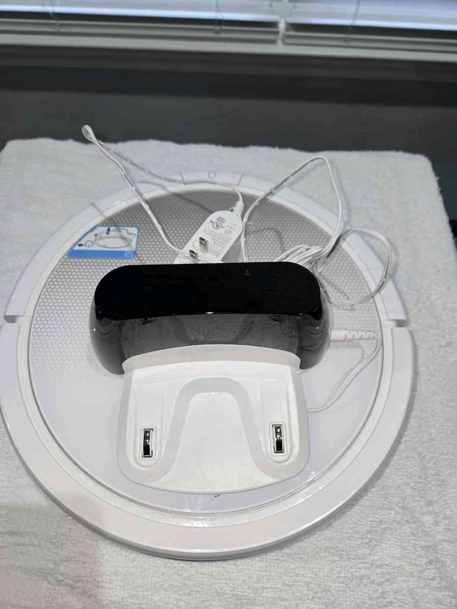 Bissell SpinWave Pet Robot Vac and Mop - Melrose, Florida - FleaMarketBay