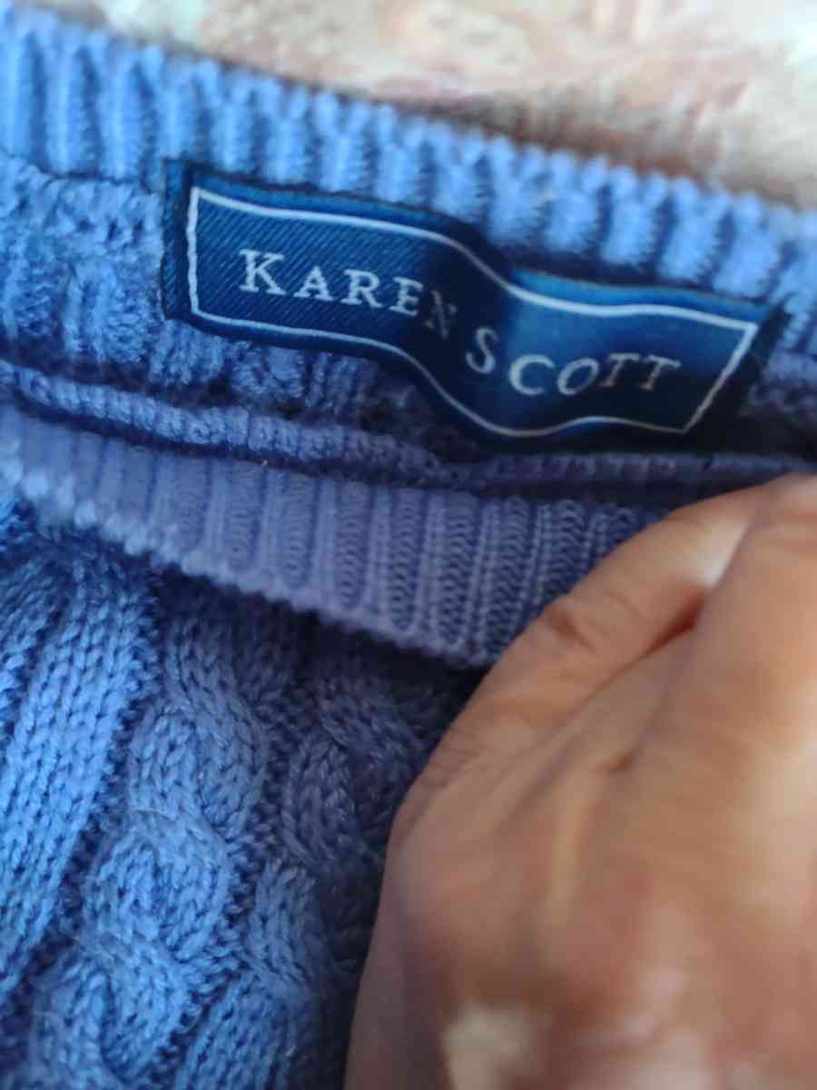 Blue sweater - Gary, Indiana - FleaMarketBay