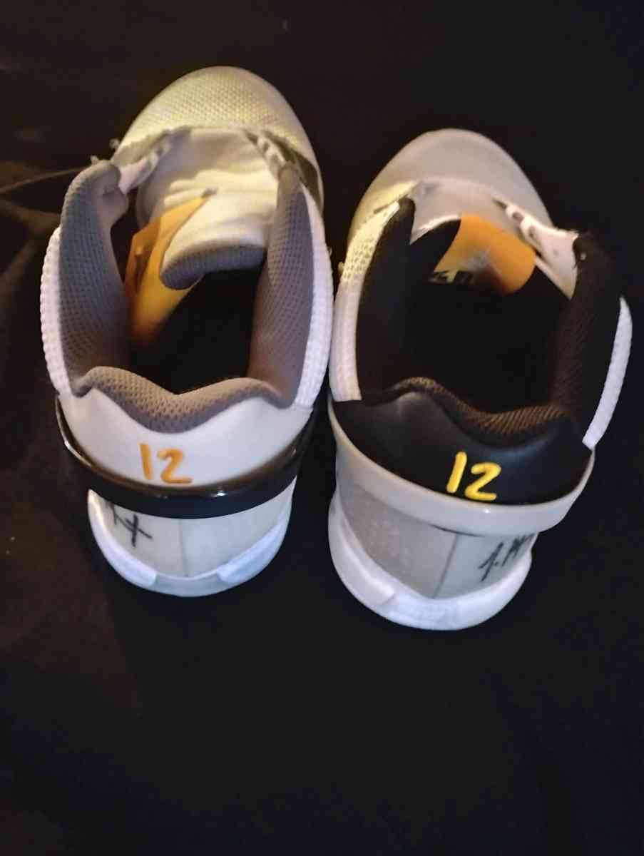 Nike Air ja athletic shoes