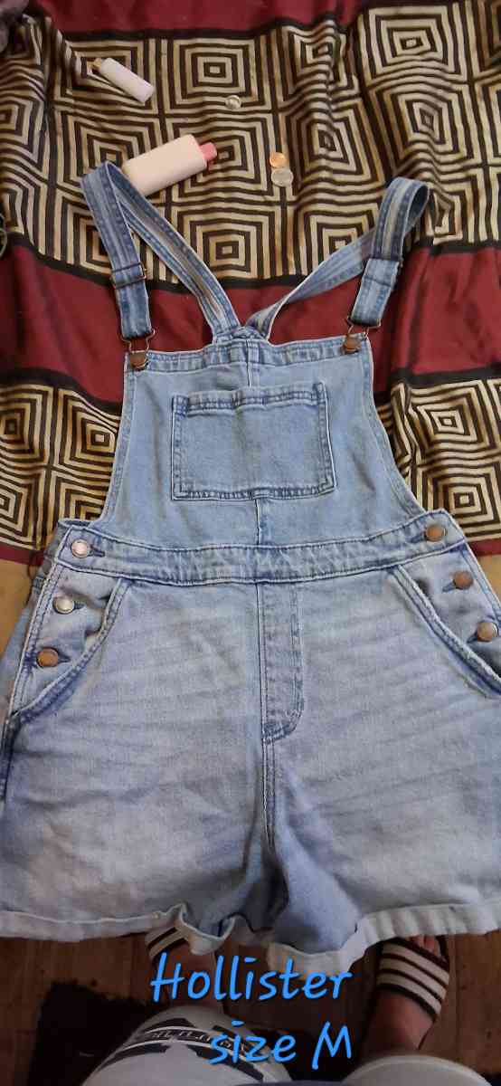 Hollister Overall shorts
