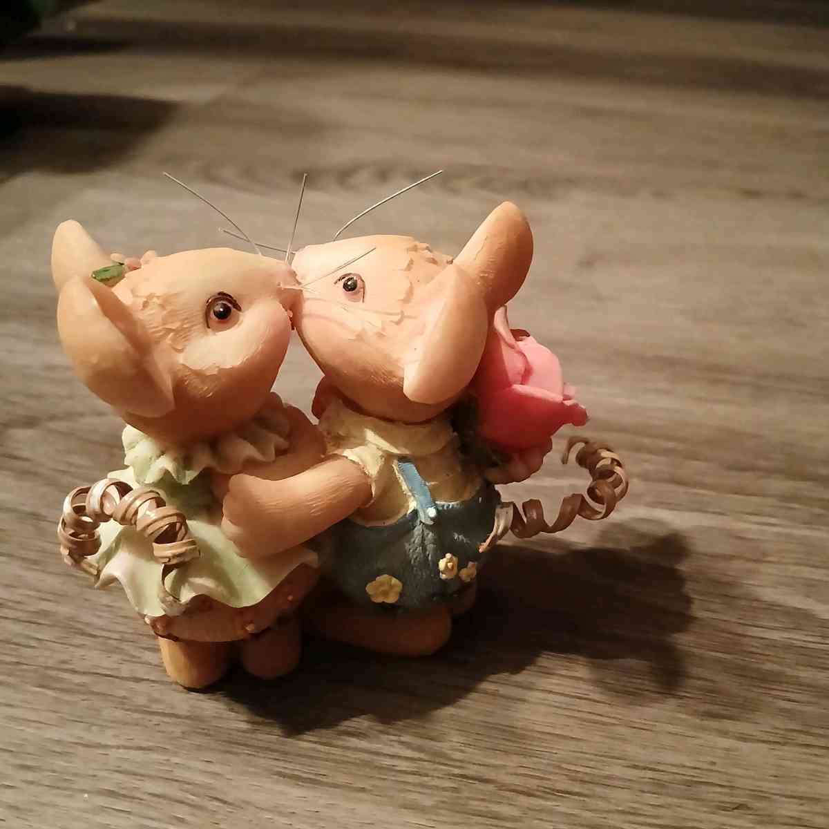 loves embrace by enesco