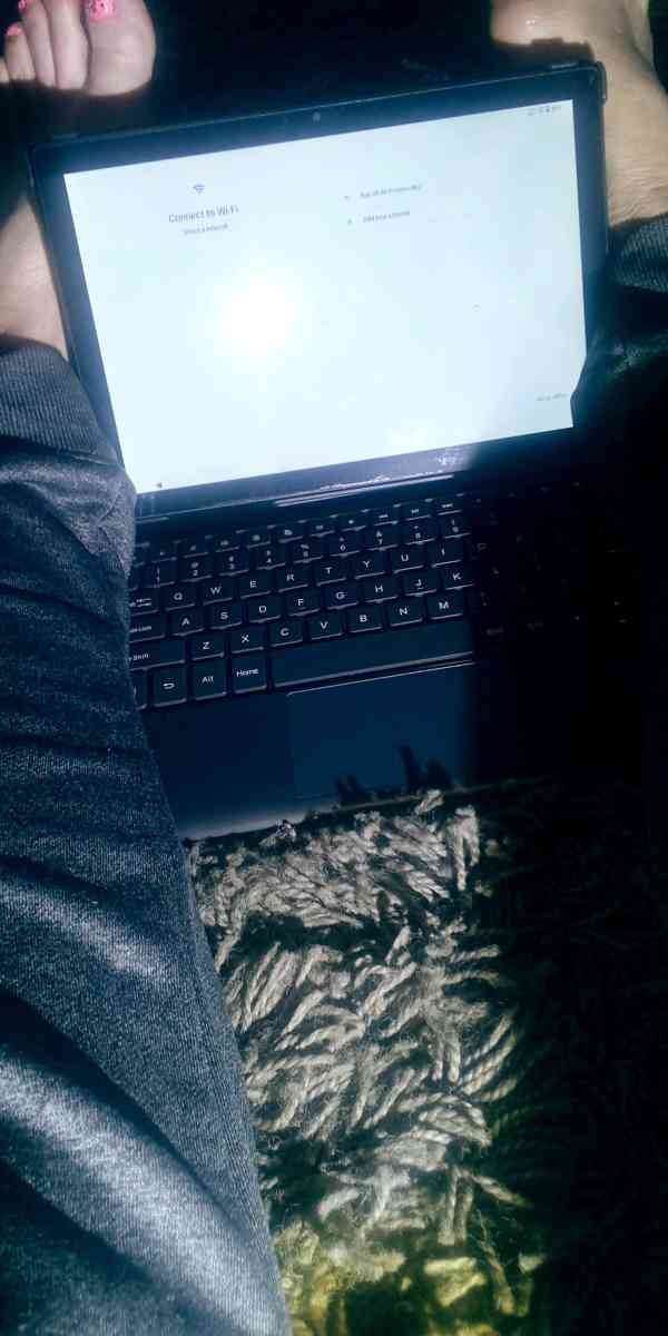 Emerson tablet with camara