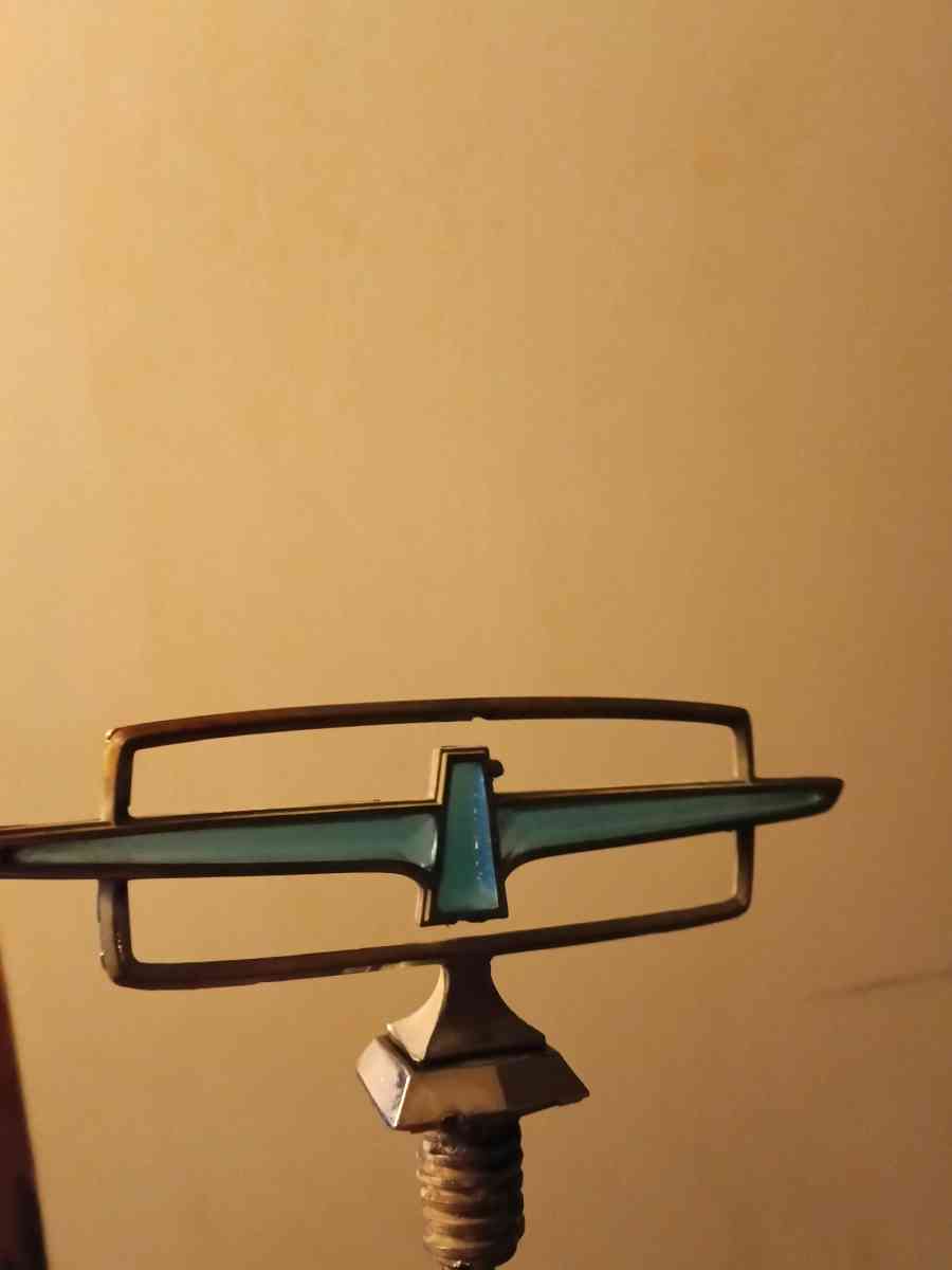 Vintage 77 Ford Thunderbird emblem