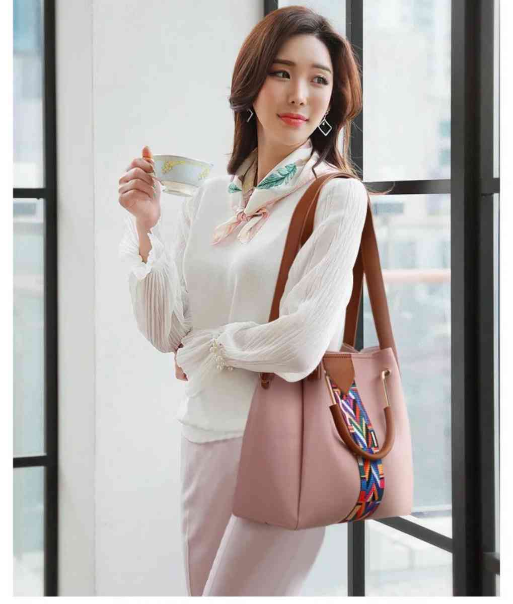 Pink leather handbag set with wallet and card holder luxuryb