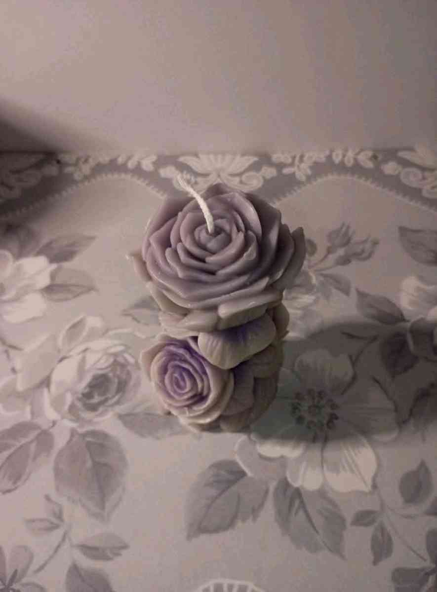 Double Rose Shaped Candles - Mount Prospect, Illinois - FleaMarketBay