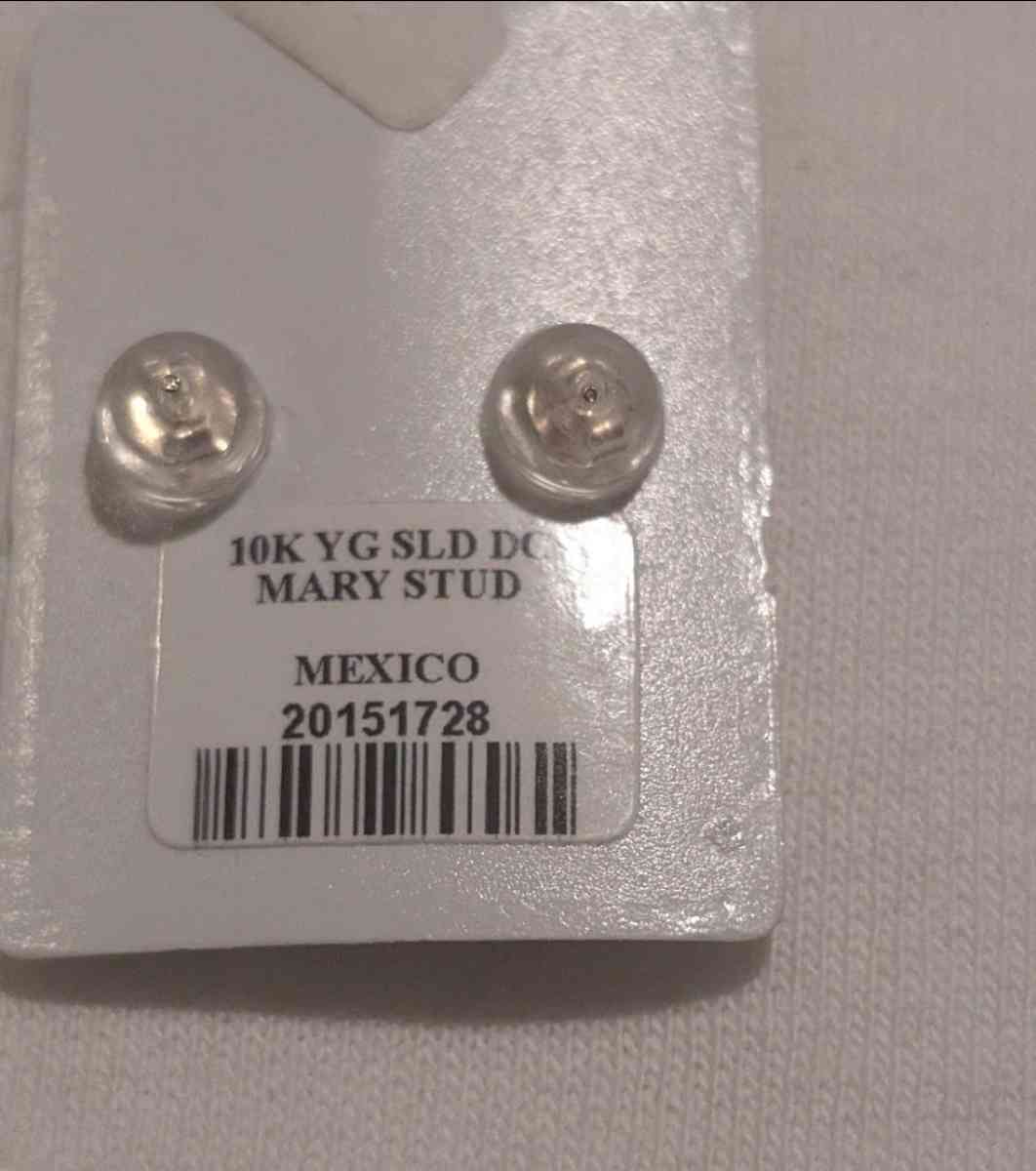 earrings for girl never used gold