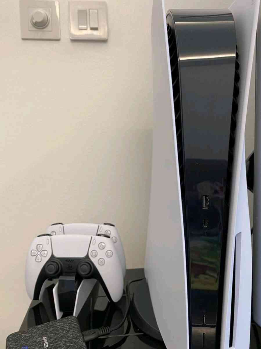 PLAYSTATION 5 standard - Adams Center, New York - FleaMarketBay