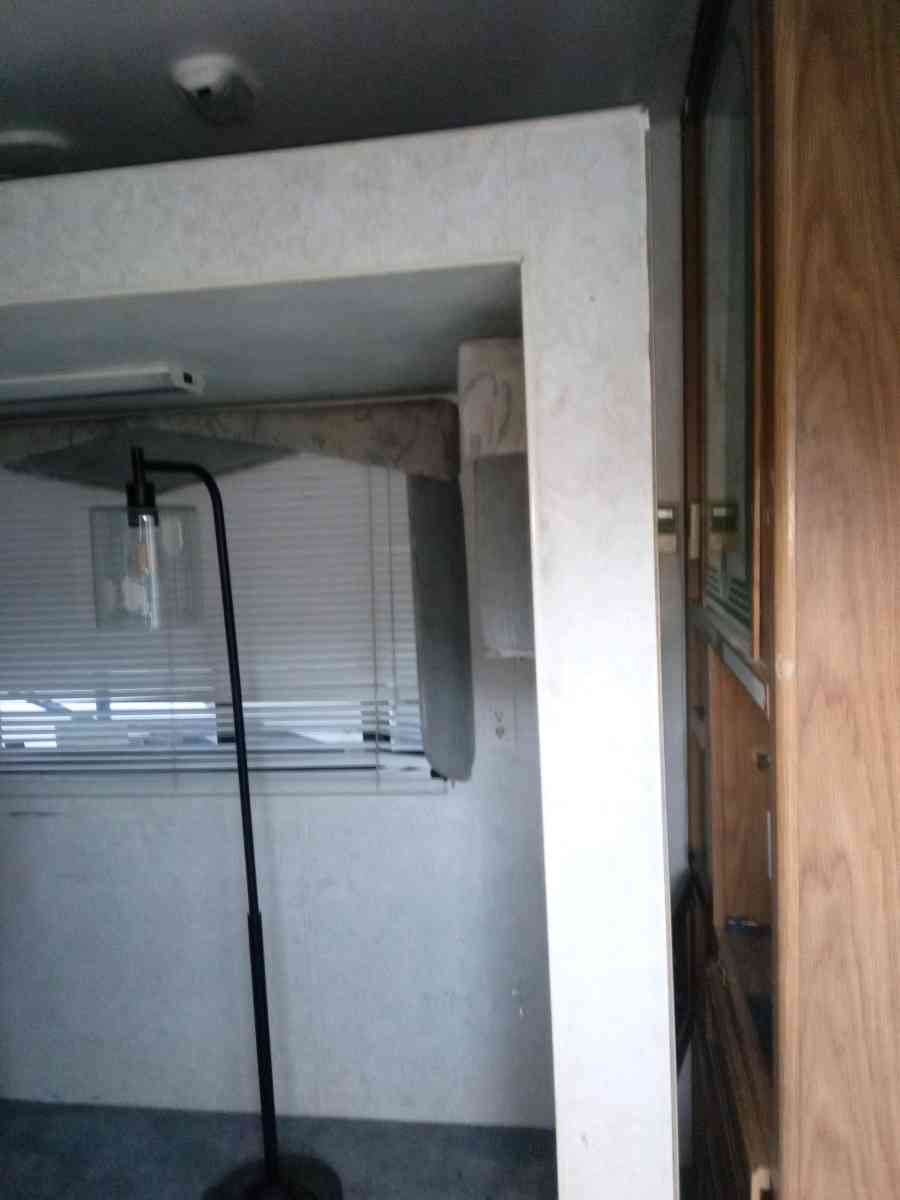 hitchhiker 2 fifth wheel