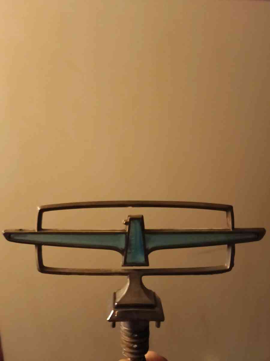 Vintage 77 Ford Thunderbird emblem