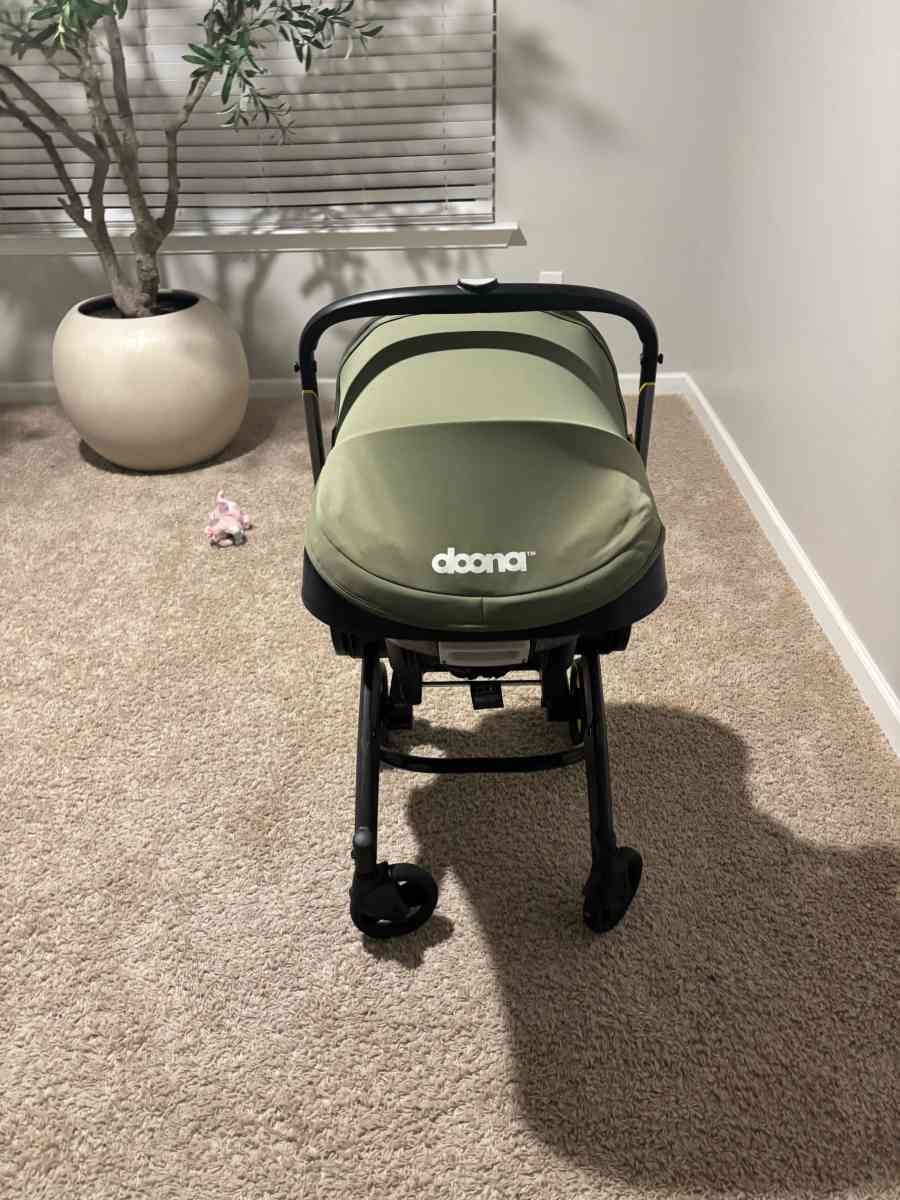 Doona Infant Car Seat Stroller  Green