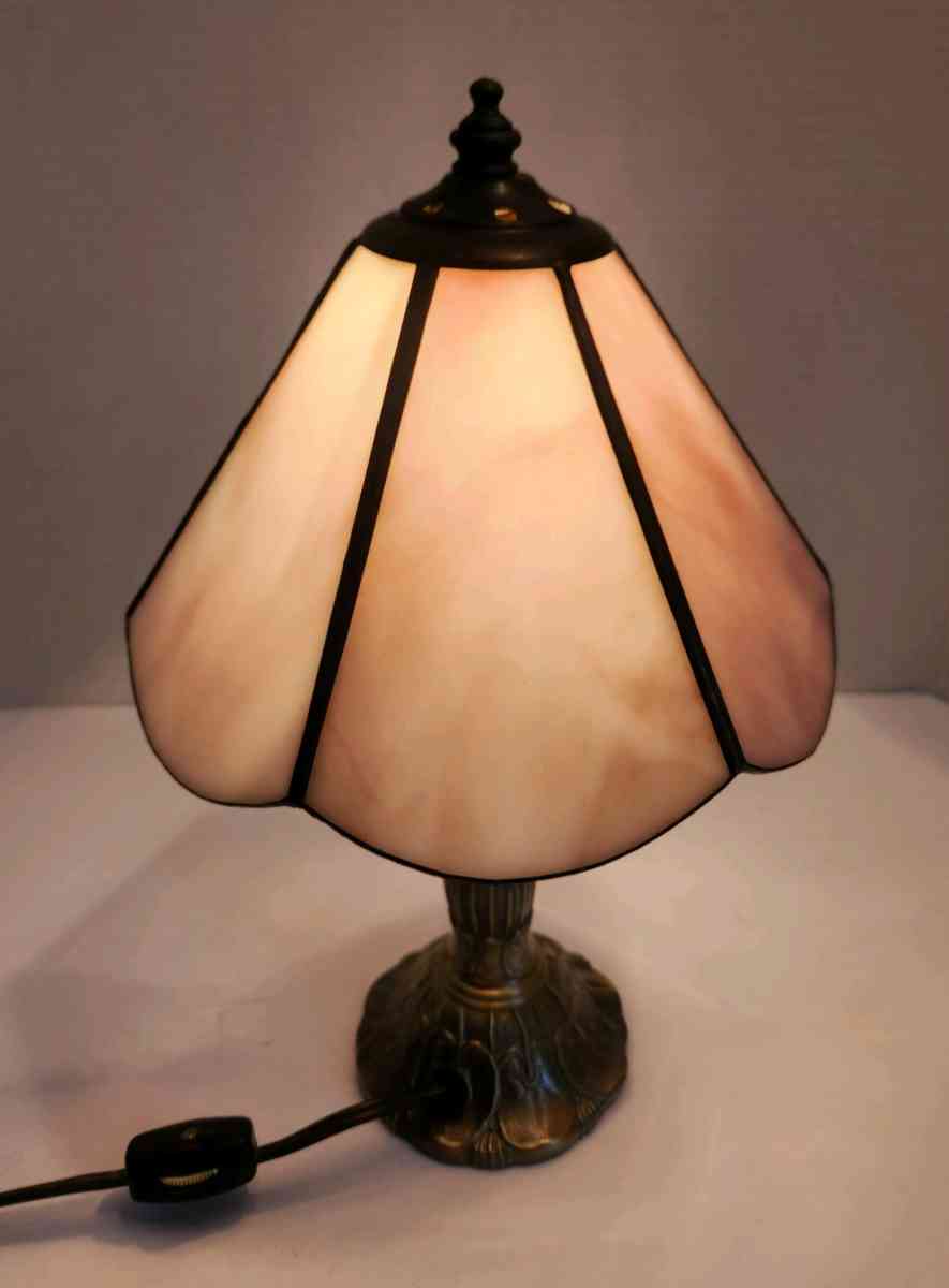Meyda Tiffany Style Lamp With Handpainted Slag Glass Shade