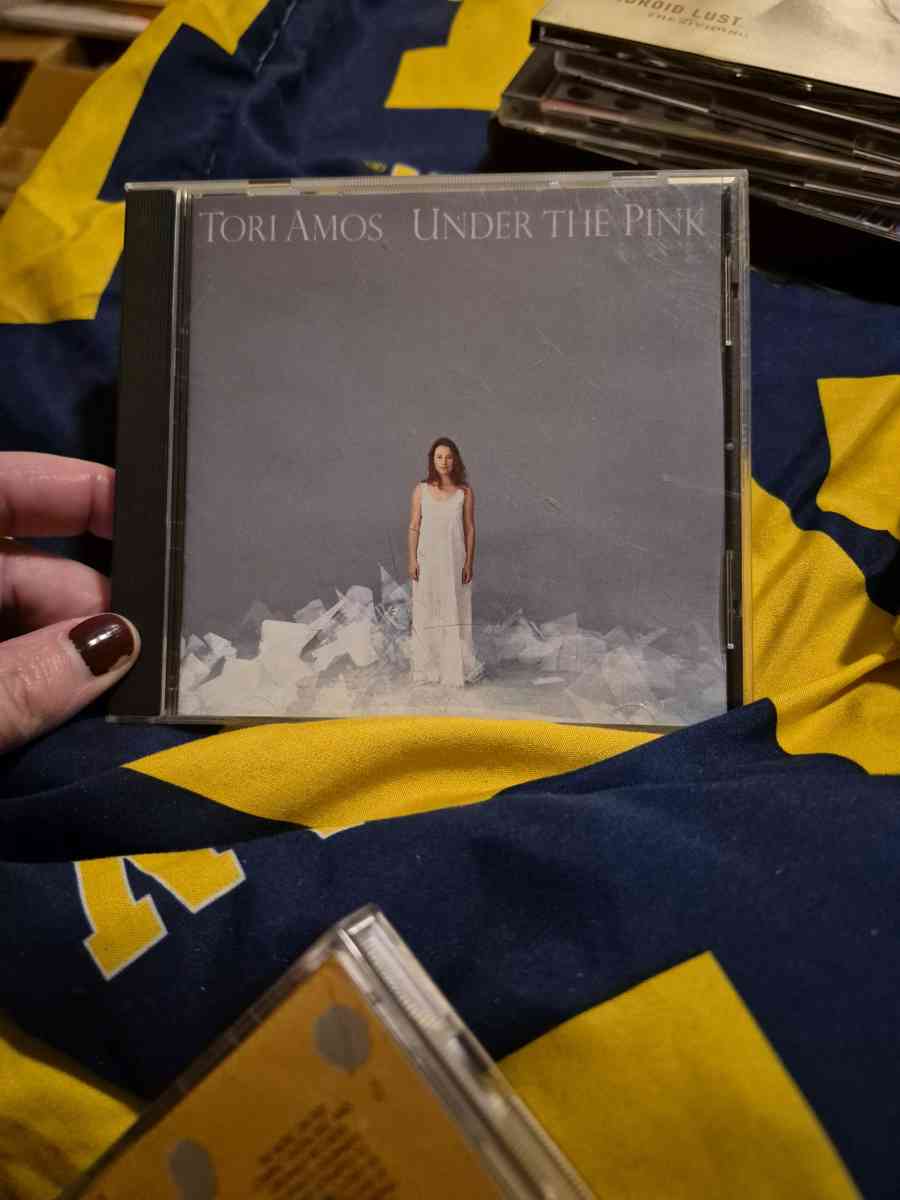 USED Tori Amos UNDER THE PINK CD