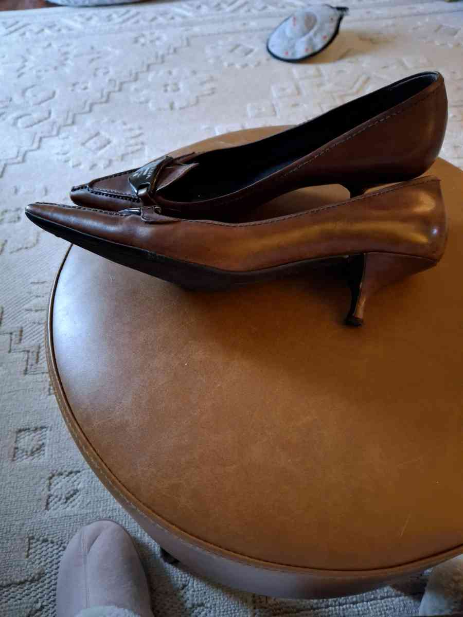 prada shoes - Sterling, Virginia - FleaMarketBay