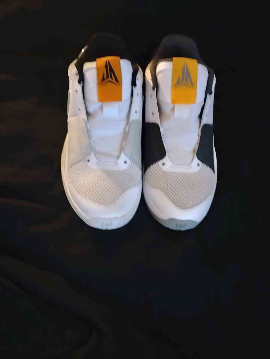 Nike Air ja athletic shoes