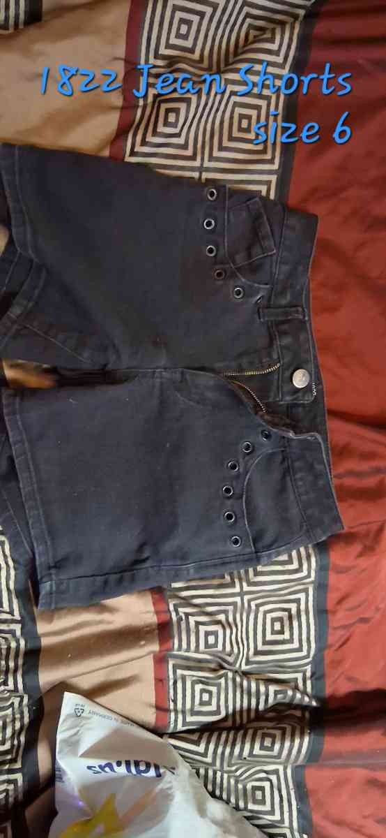 1822 Denim Jean shorts size 6