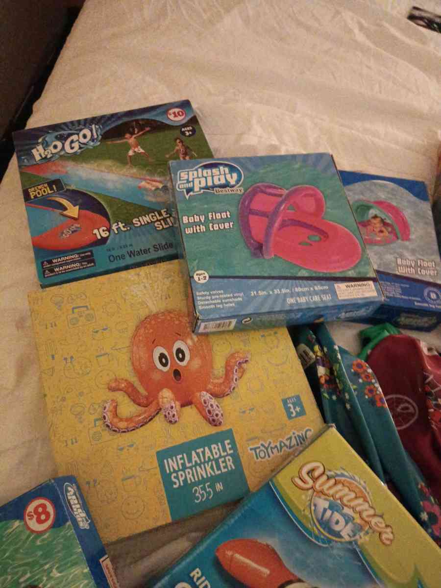 childrens sprinklers floats beach balls water slides - Winston Salem, North Carolina - FleaMarketBay