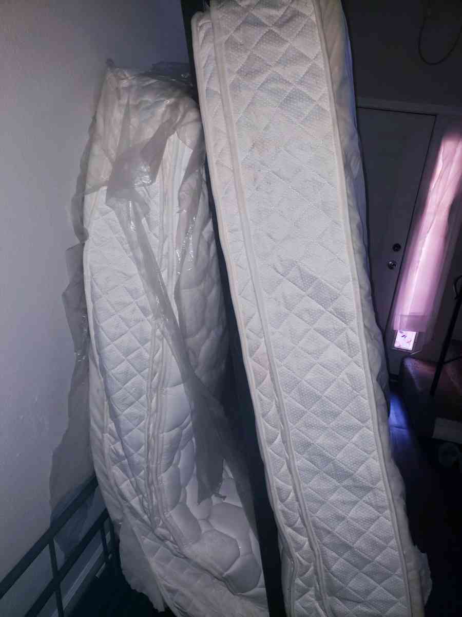 2 pillow Top king size mattresses