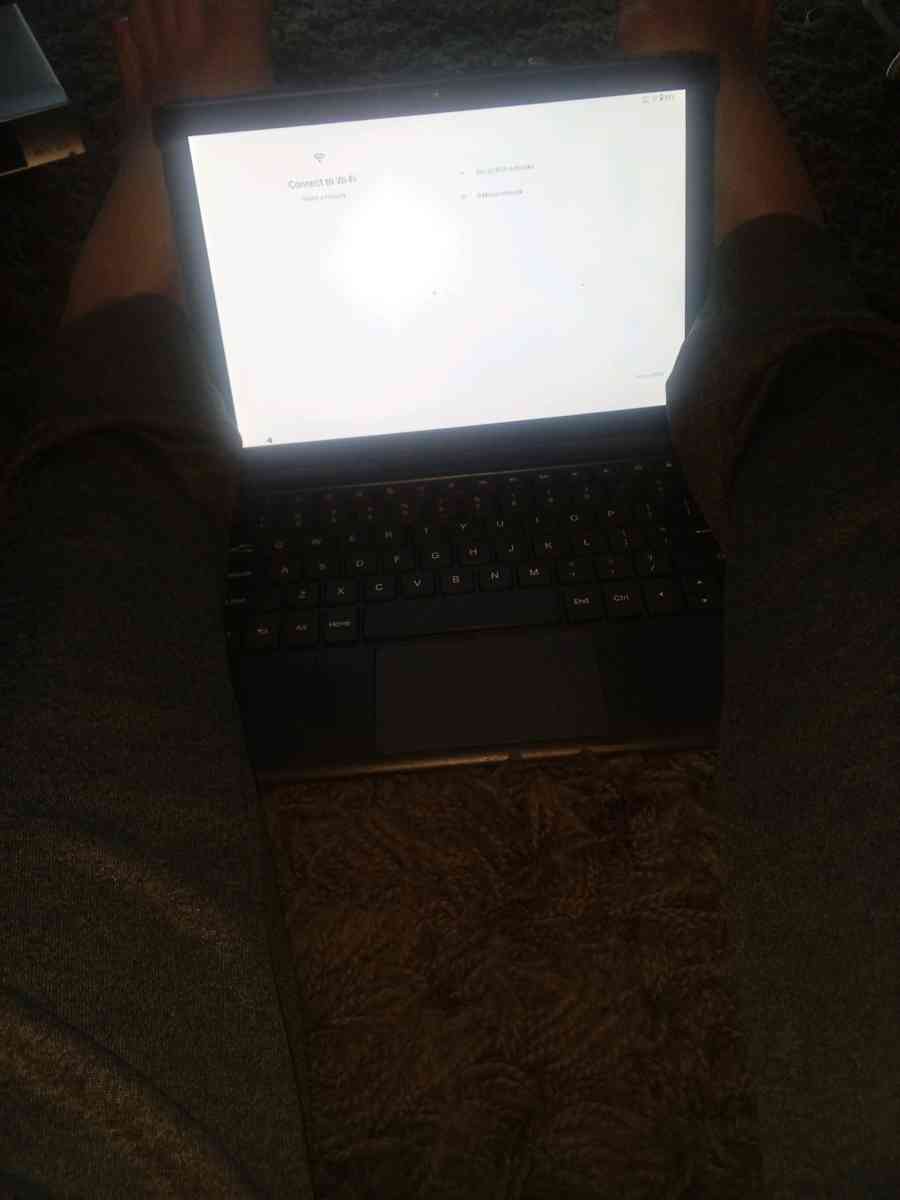 Emerson tablet with camara