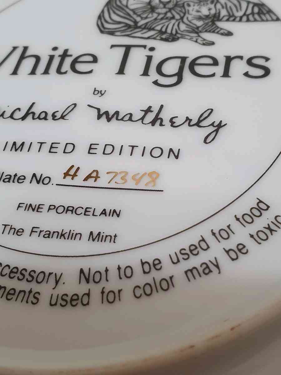 Vintage National Wildlife Federation WHITE TIGERS Plate TFM