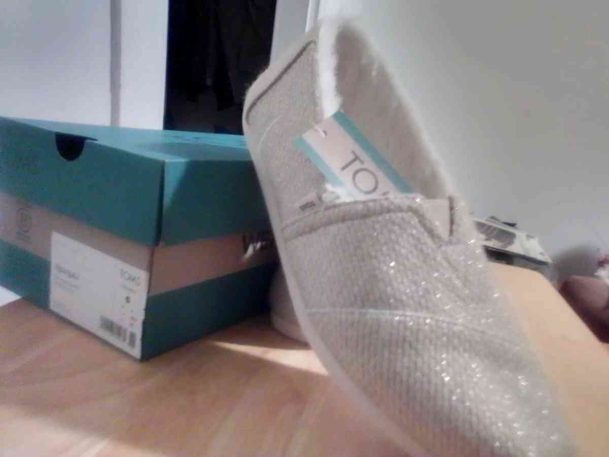 Toms Shoes
