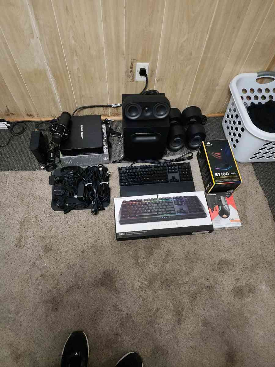 Alienware Aurora Ryzen Edition R10 Bundle