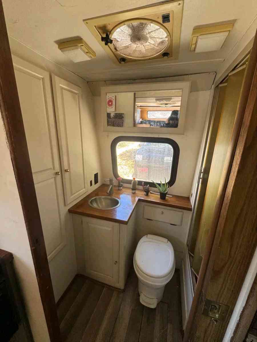 1986 Chevrolet Cherry van 30