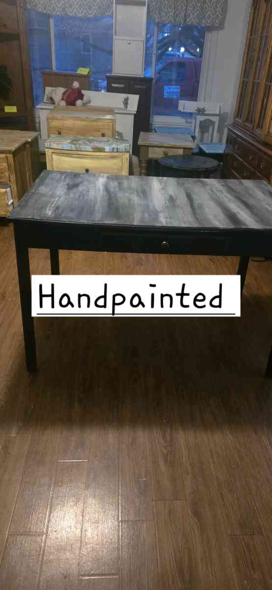 desk handpainted - Addieville, Illinois - FleaMarketBay