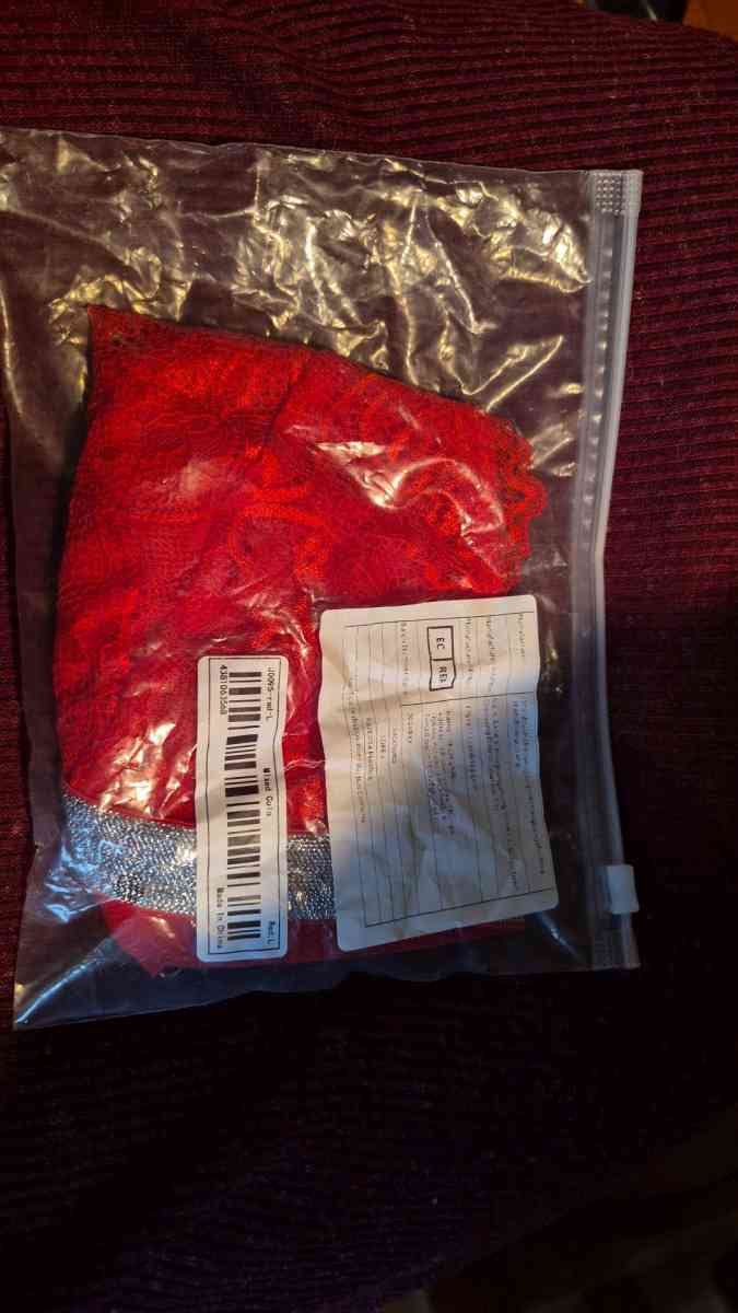 NEW red lace bra size L