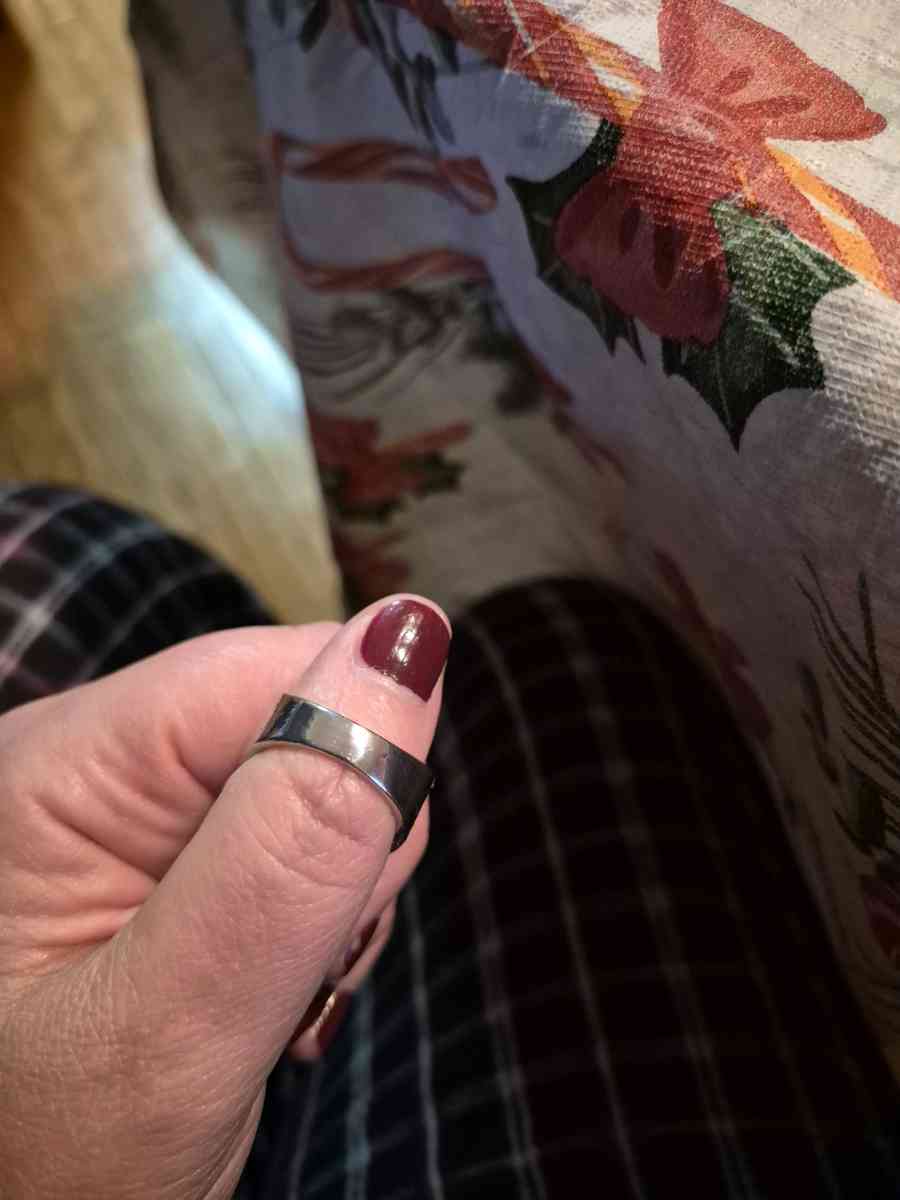 NEW 2tone ring with sapphire size 9