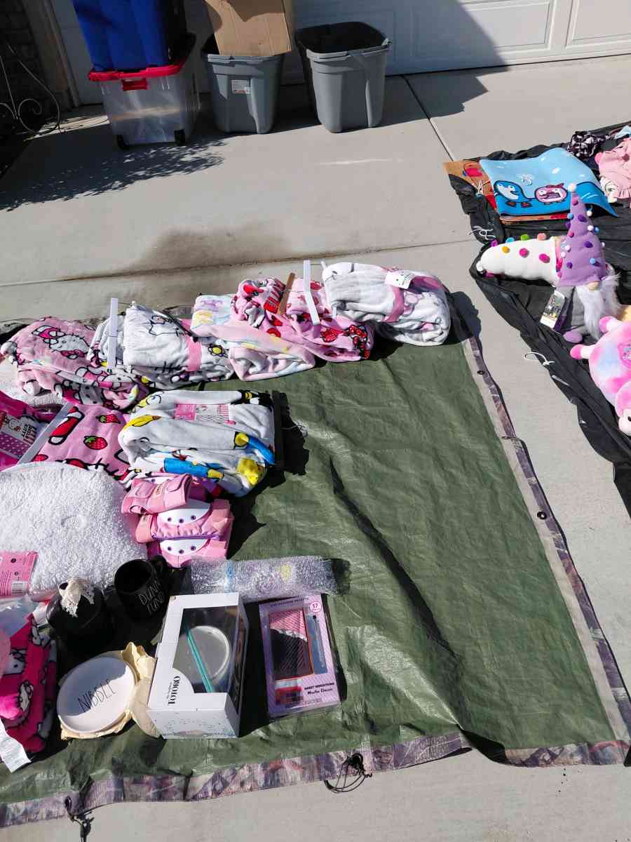 Yard SaleSaturday January 31 at 29800 Boathouse cv Menifee - Menifee, California - FleaMarketBay