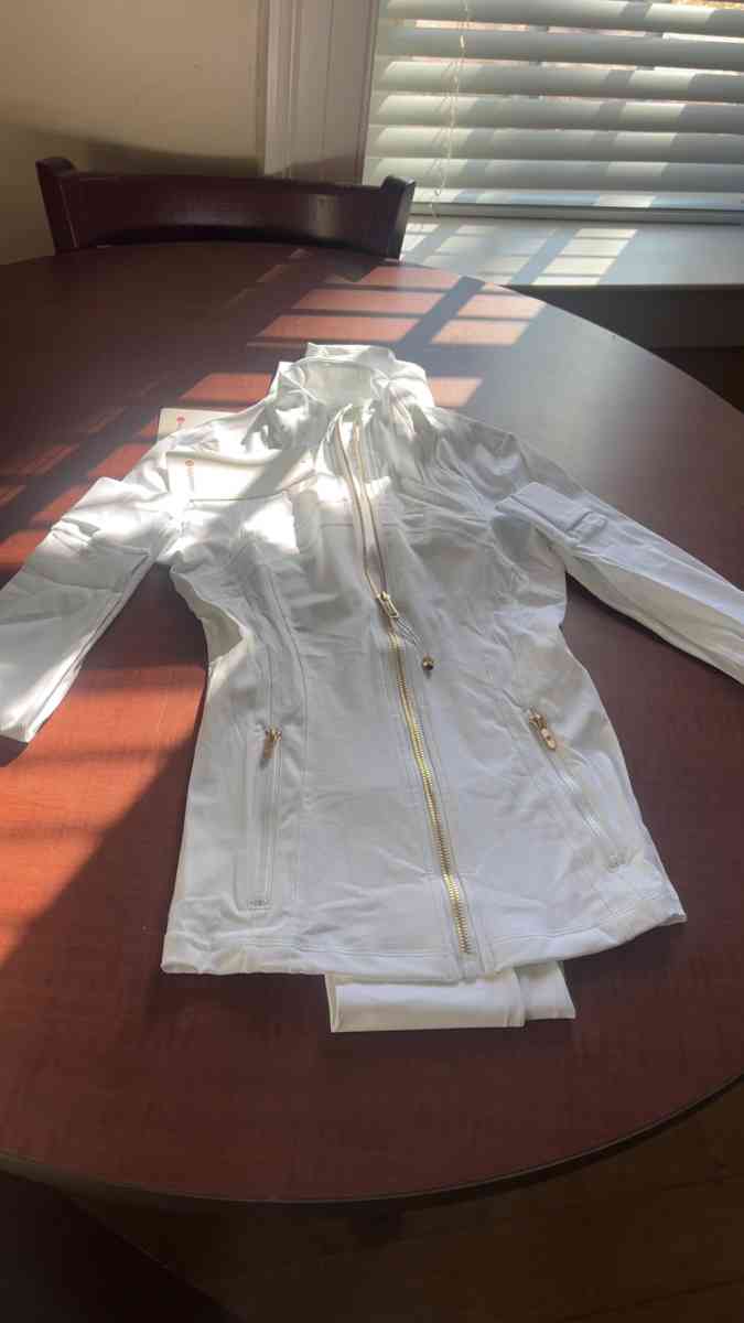 white Lululemon