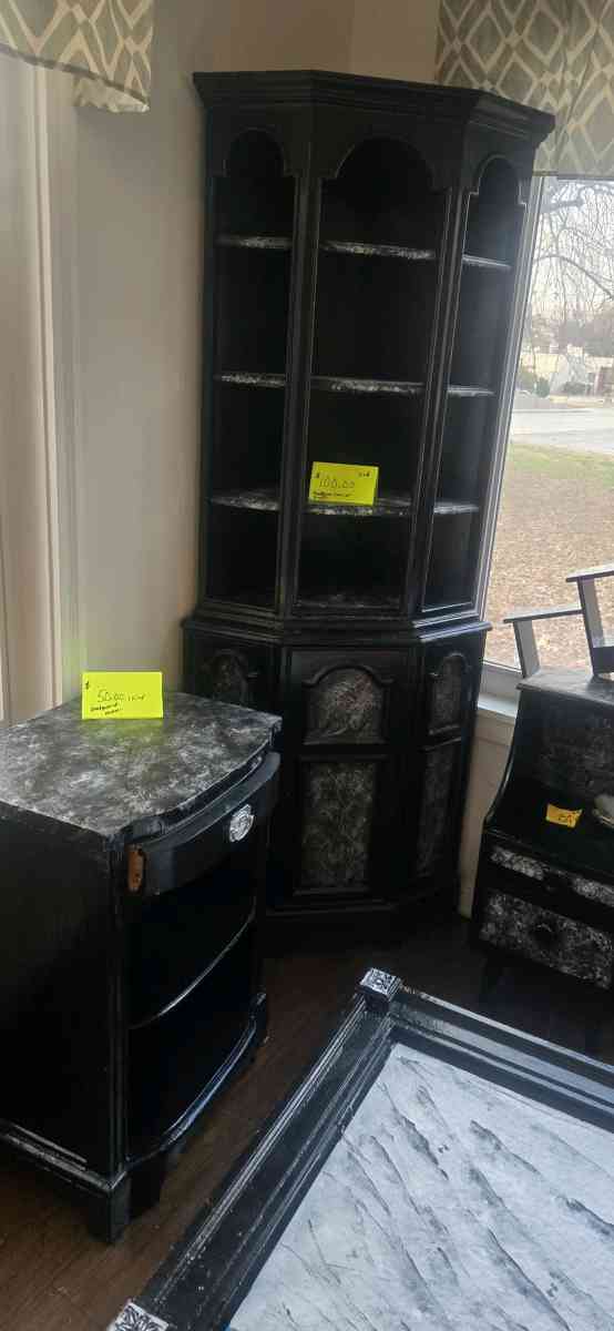 cover cabinet handpaintedblackmarblze - Addieville, Illinois - FleaMarketBay