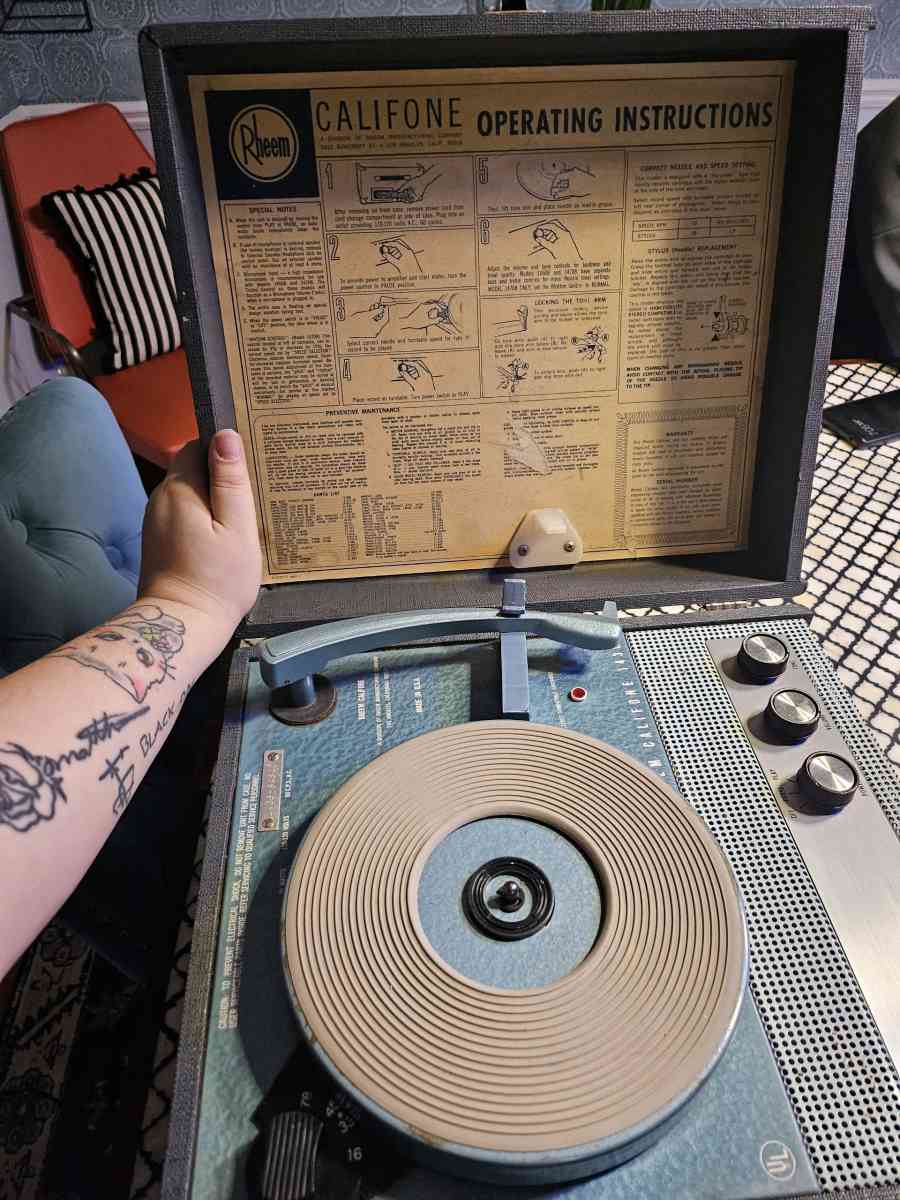 Vintage Rheem Califone 1430B Portable Record Player Turntabl