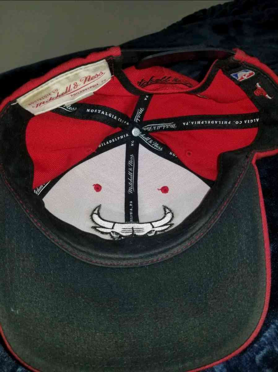 Lot of 3 Basketball Caps Chicago Bulls Pirates Chicago Bulls