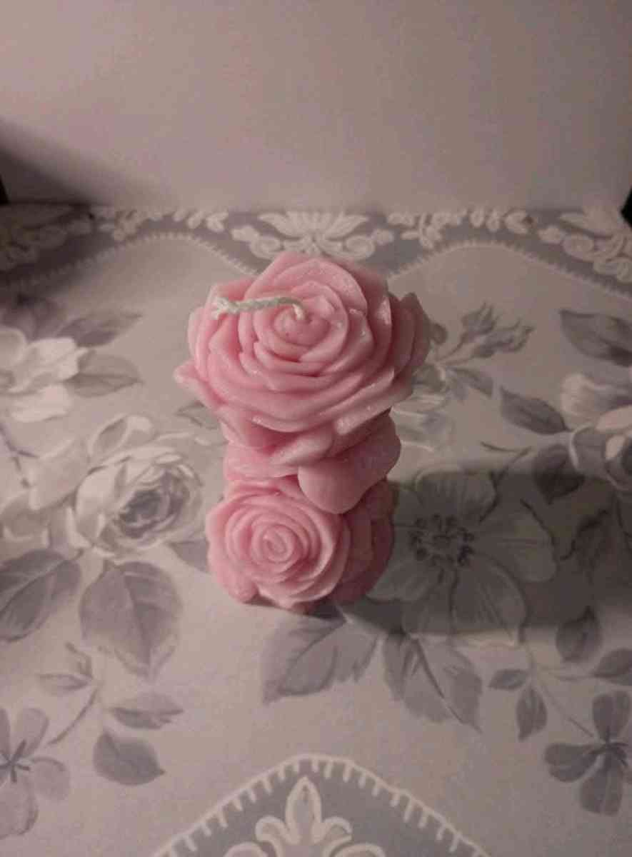 Double Rose Shaped Candles - Mount Prospect, Illinois - FleaMarketBay