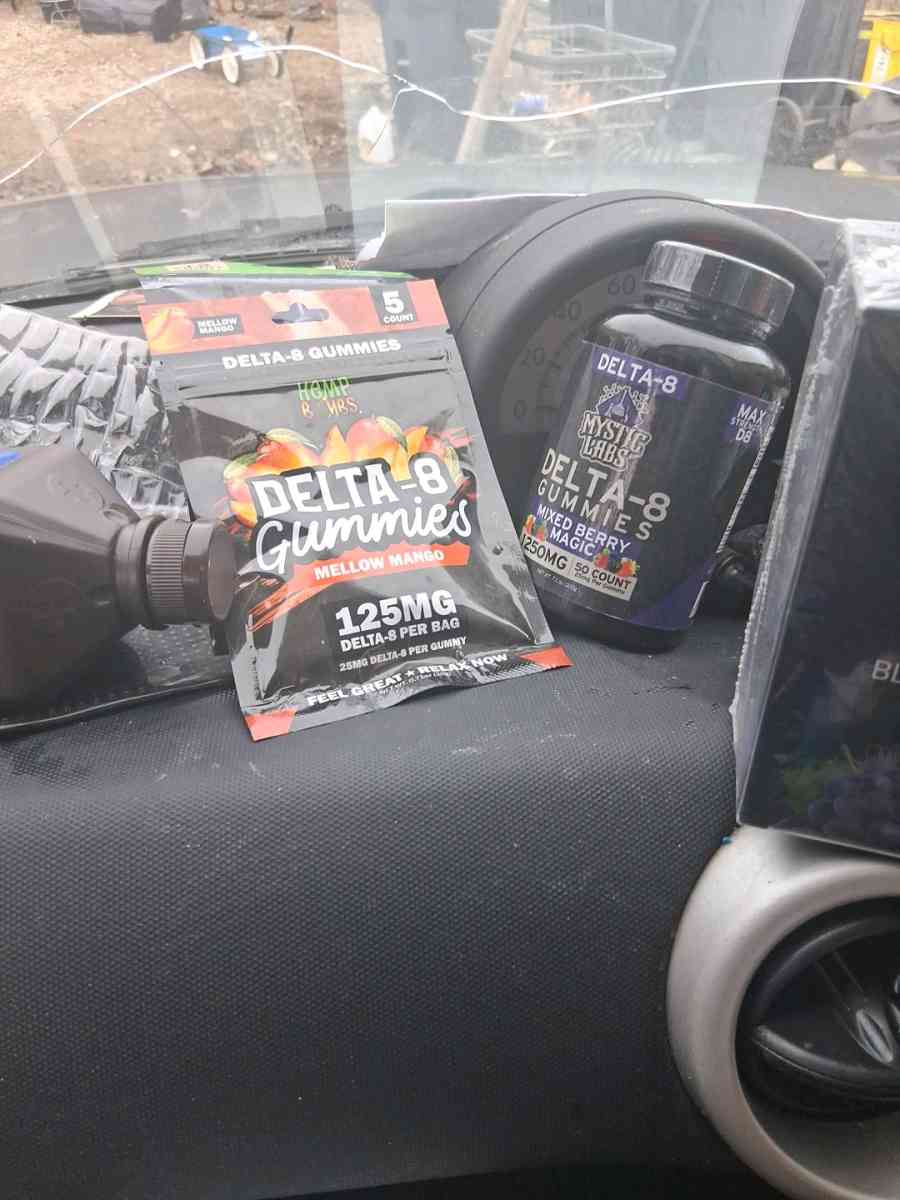 Vapes and gummies 5 a piece or per bag