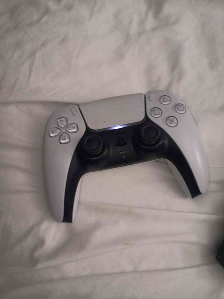 PS5 complete with accessories laptop