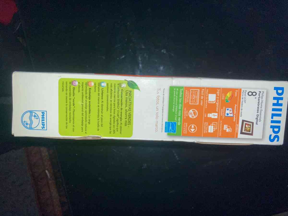 Philips Home Essentials 8inch Digital Photo Frame