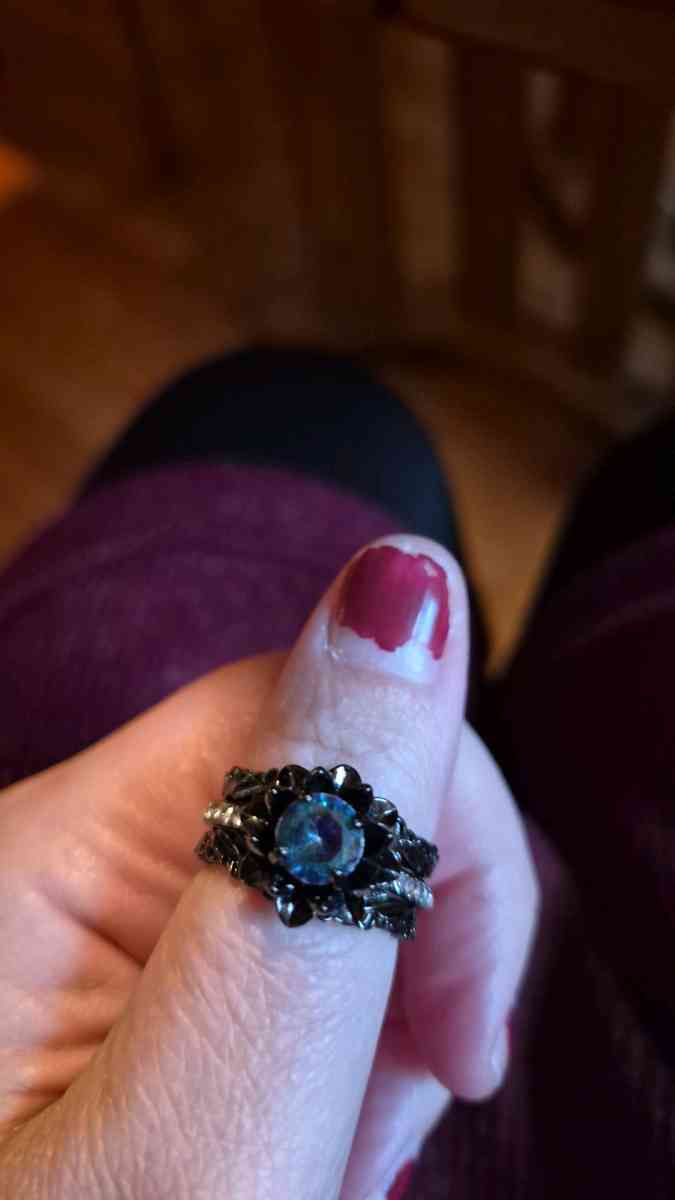 NEW flower and leaf 3pc ring set size 9