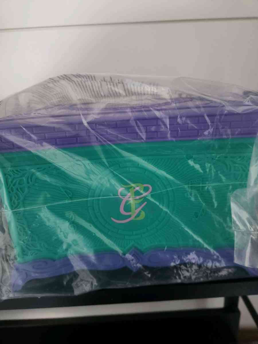 wicked For Good Factory Sealed Music Box buckets