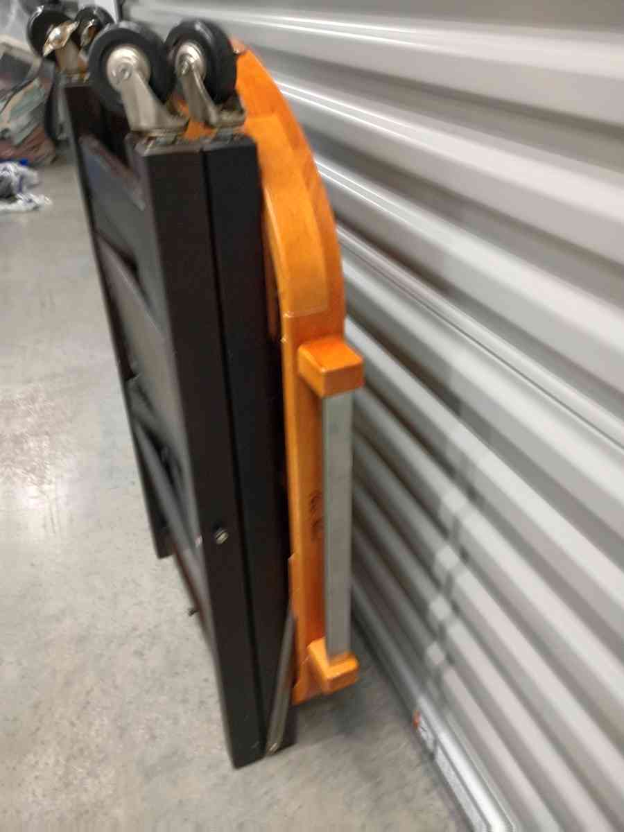 Folding Kitchen Island - Issaquah, Washington - FleaMarketBay