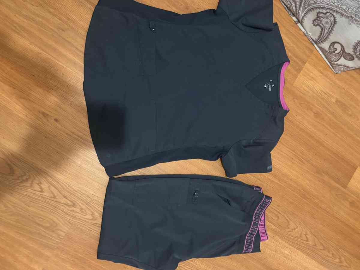 womens scrubs