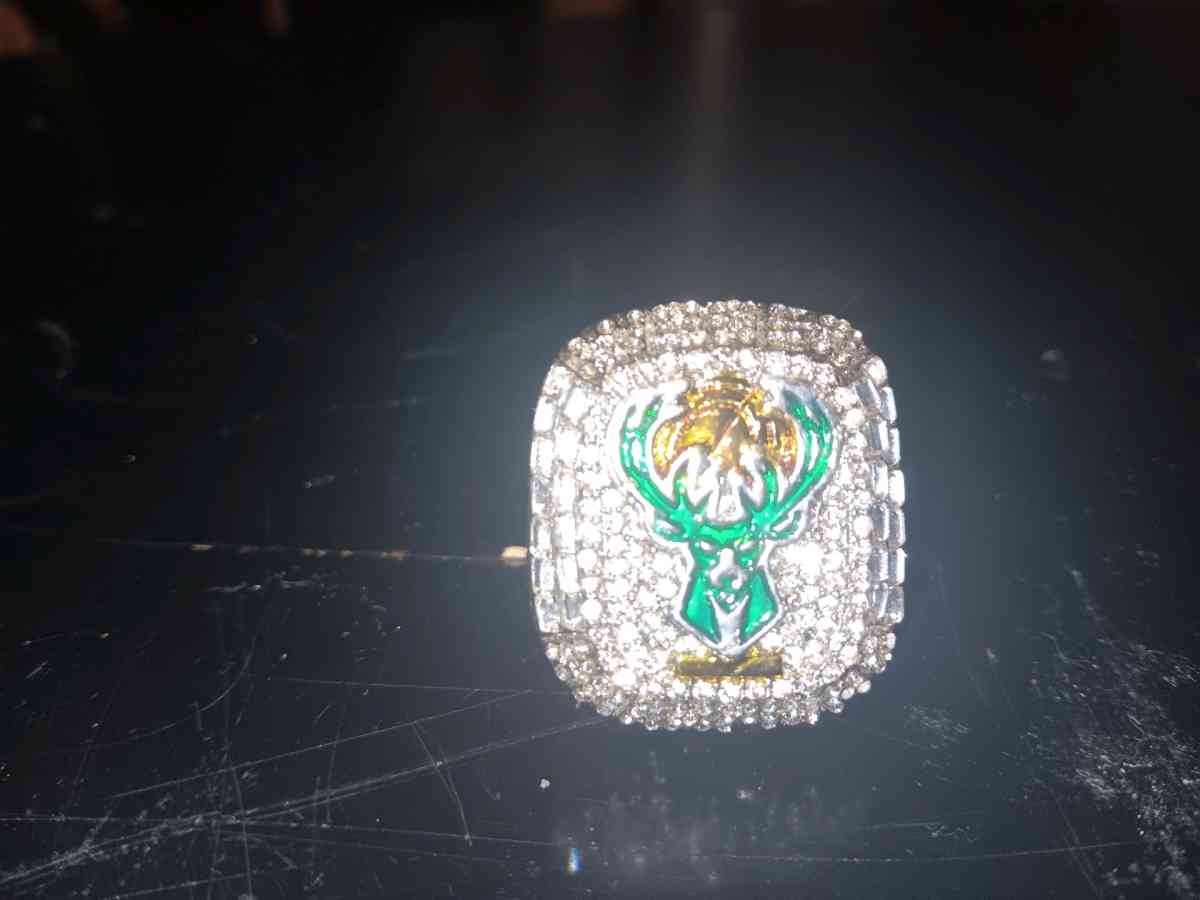 2021 Milwaukee Bucks NBA Championship ring replica