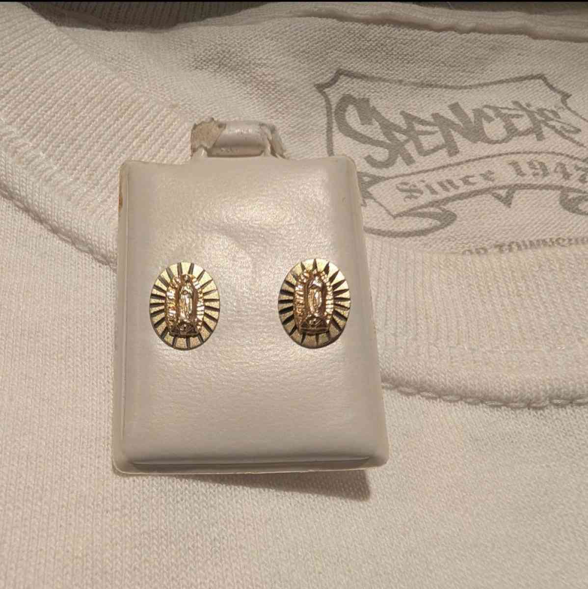 earrings for girl never used gold