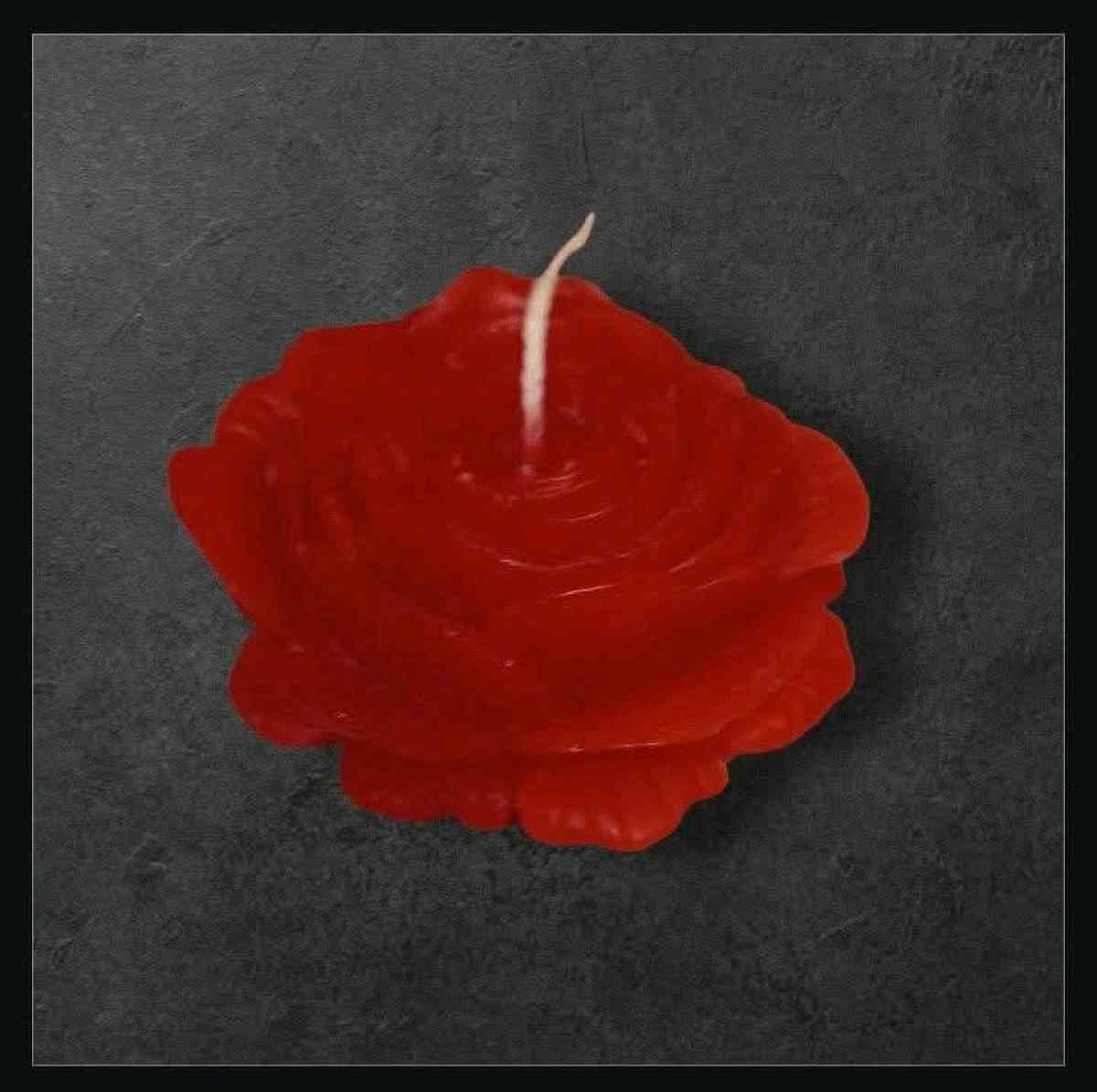 Red Rose Candle Set - Mount Prospect, Illinois - FleaMarketBay