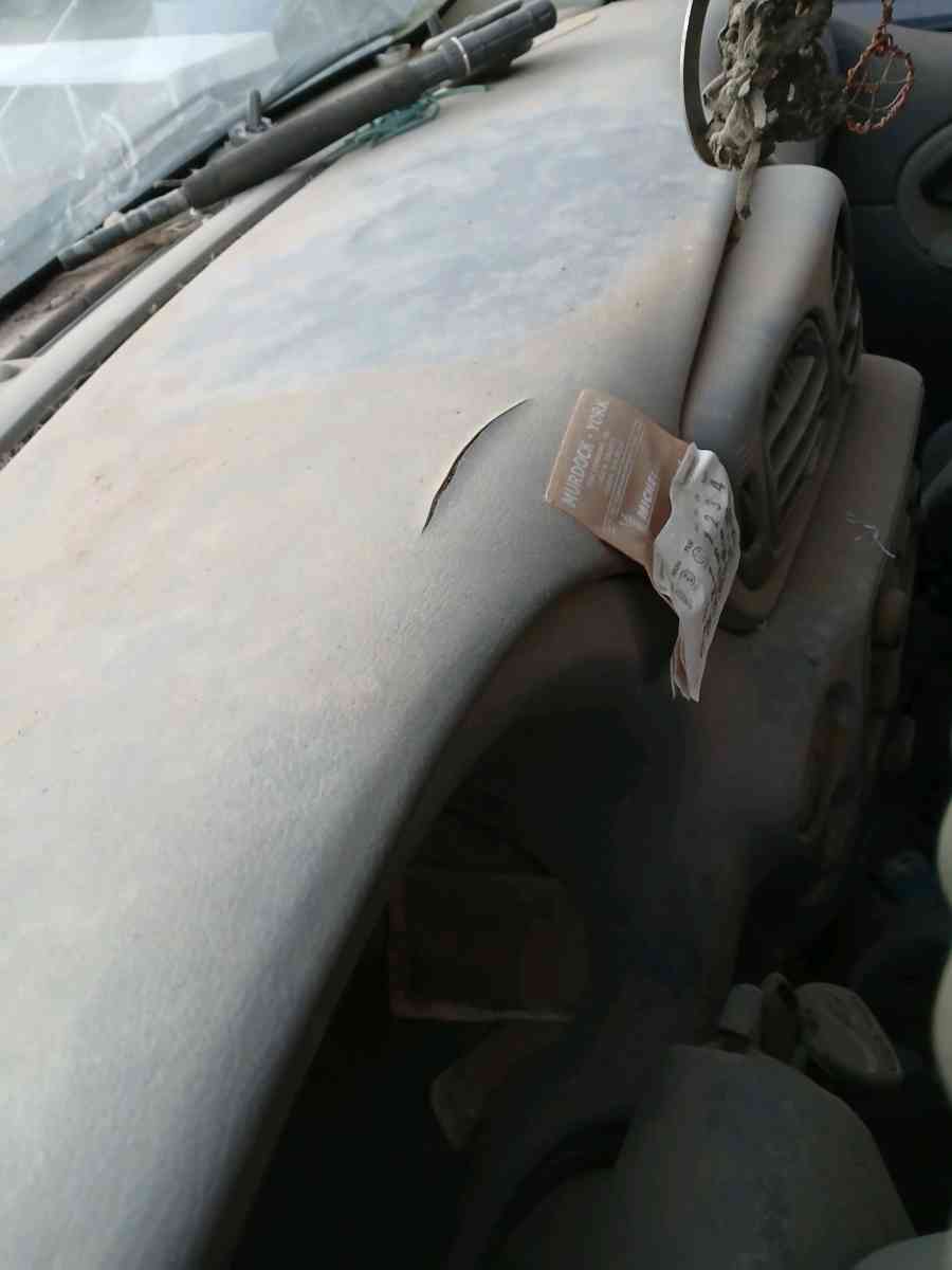 clean title 2008 Chevy trailblazer 2whdrfor parts no motor