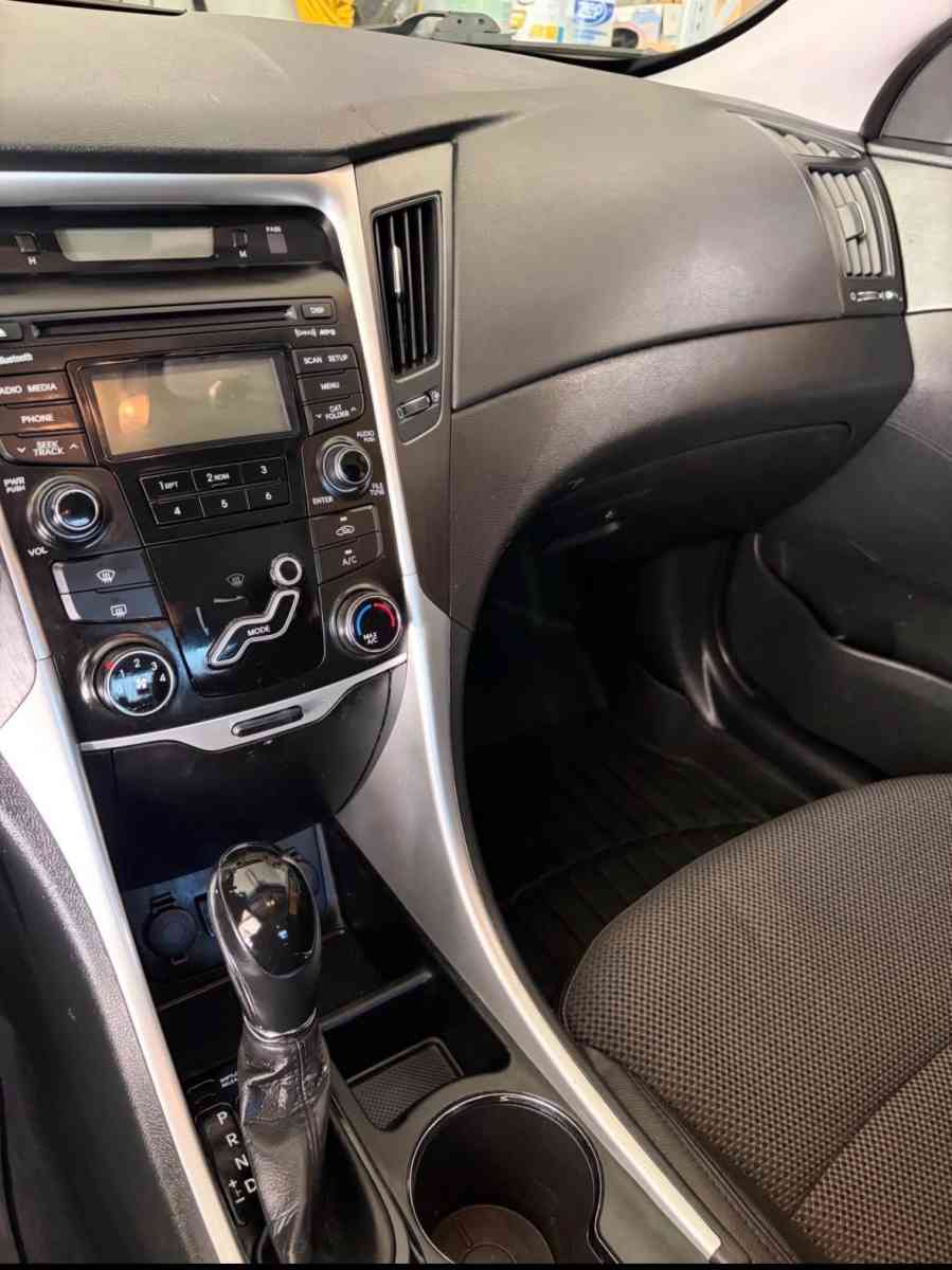 Hyundai Sonata 2012 Clean title