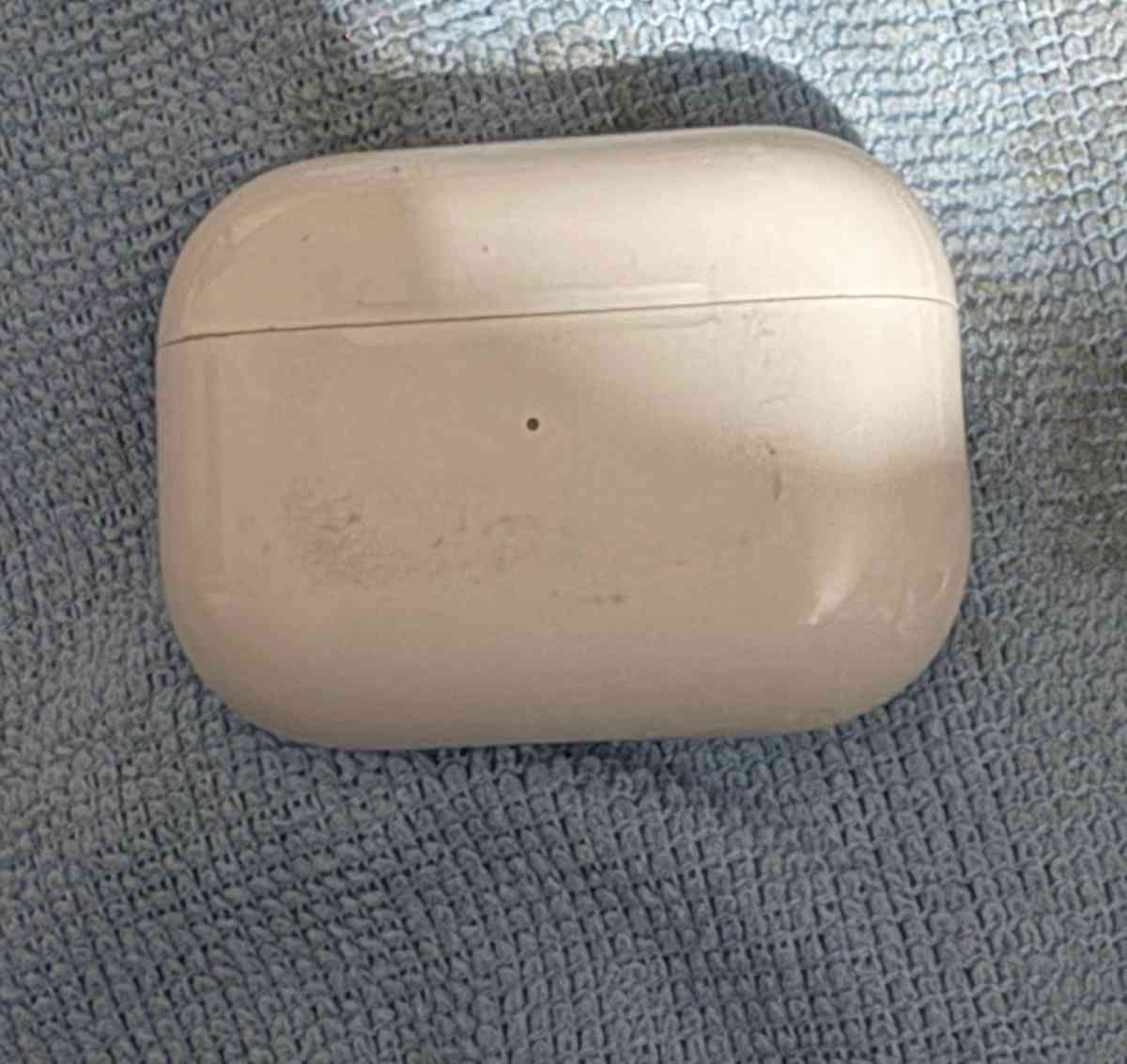 AirPods Pro 2nd generation with MagSafe Charging Case USBC